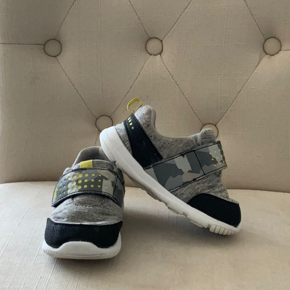 See Kai run size toddler 7 shoes